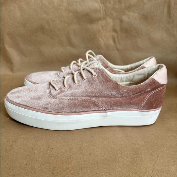Keds Rise Light Pink Velvet Sneakers. Size 11 - Picture 3 of 8